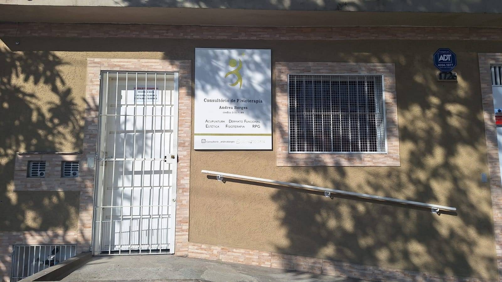 Fachada do consultório na Av. João Paulo I